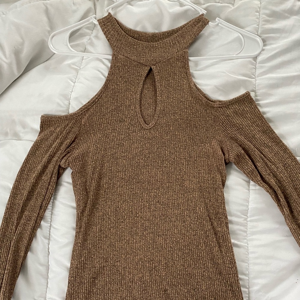 Cold shoulder long sleeve shirt